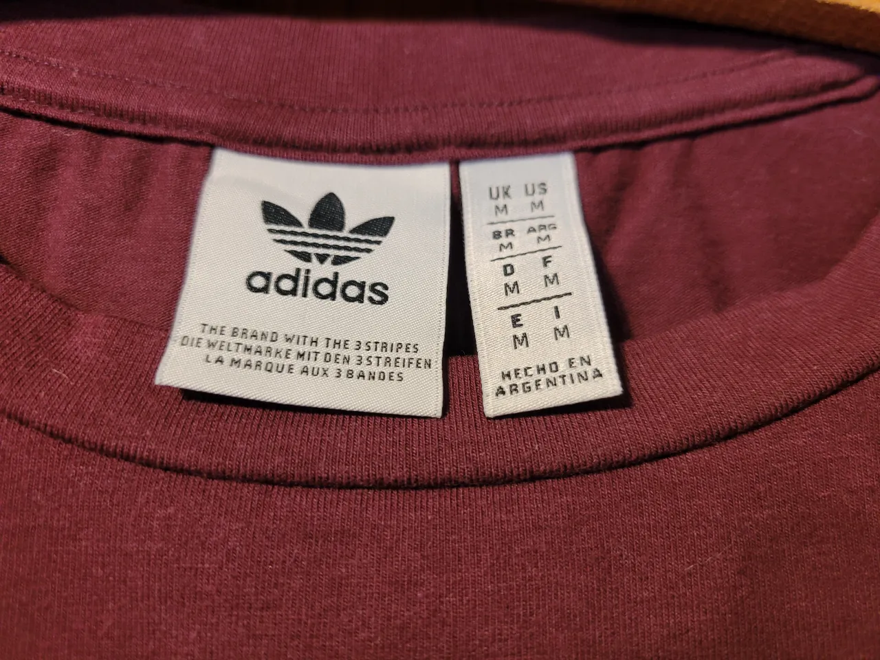 Remera adidas miniatura 2