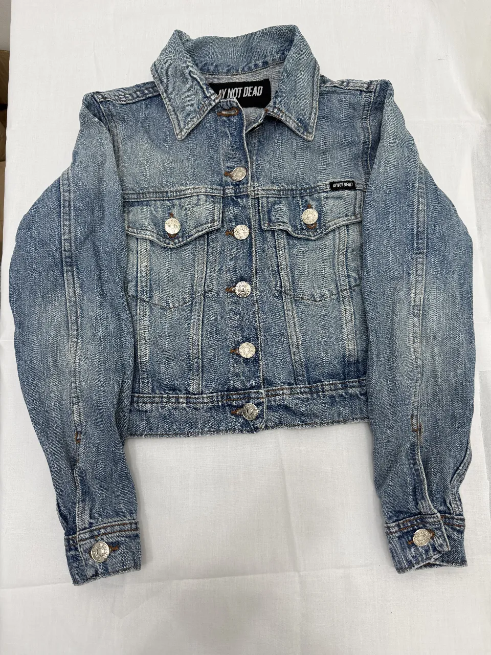 Campera Ay Not Dead - imagen 1