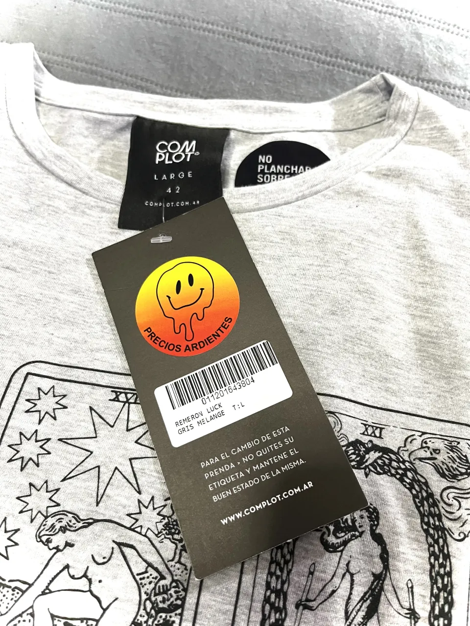 Remera Complot - imagen 4