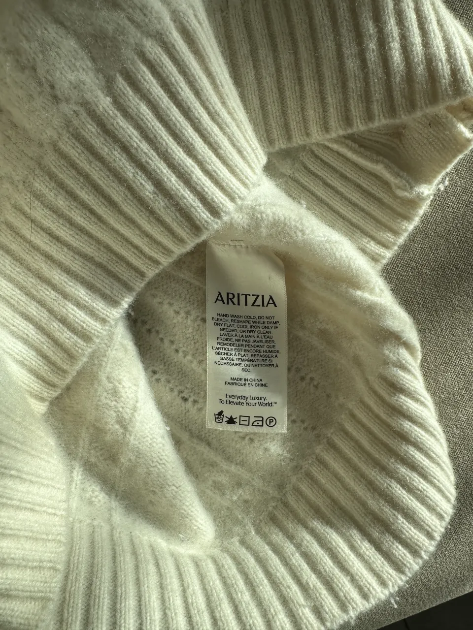 Sweater Aritzia - imagen 4