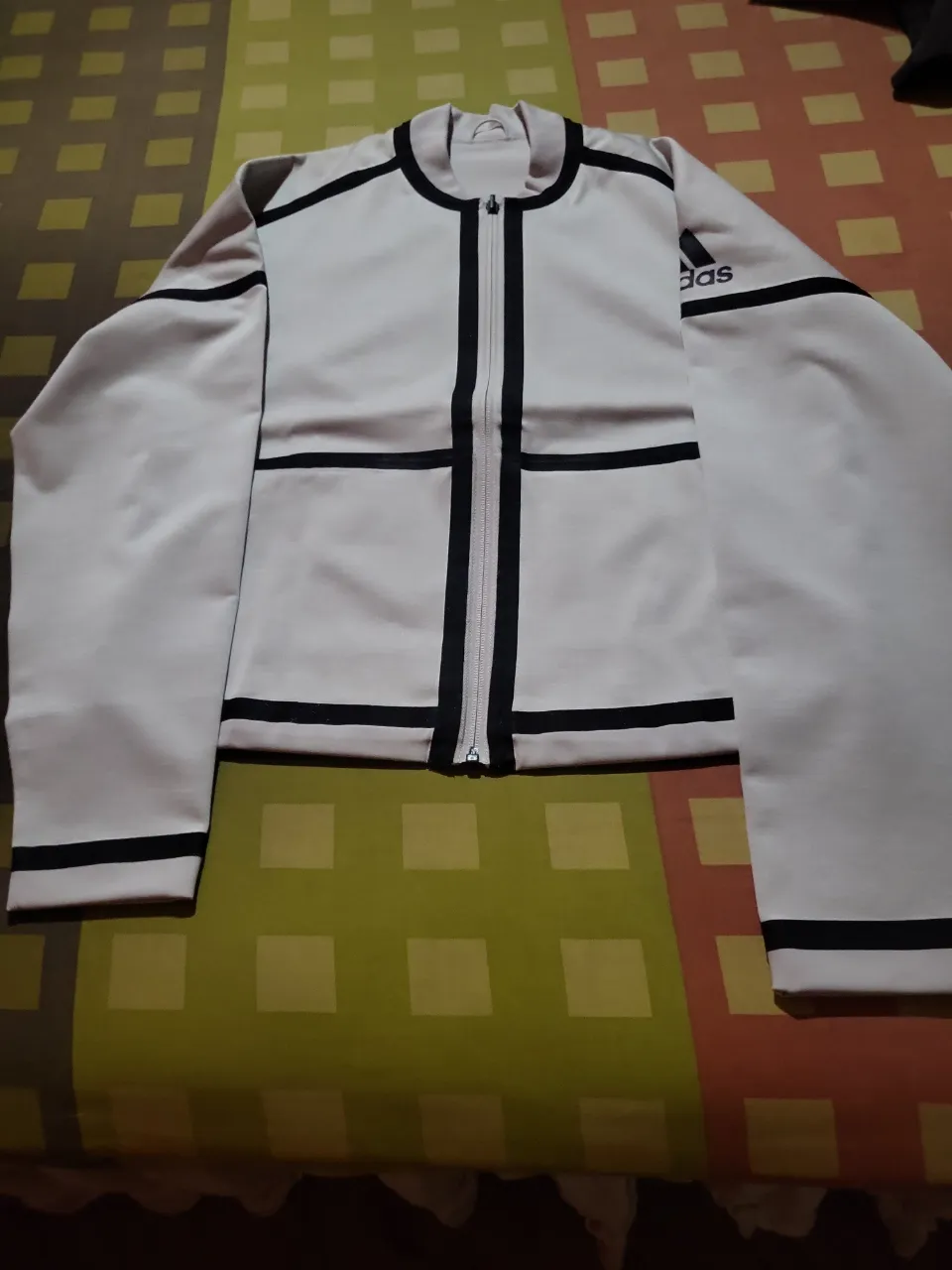 Campera adidas - imagen 1