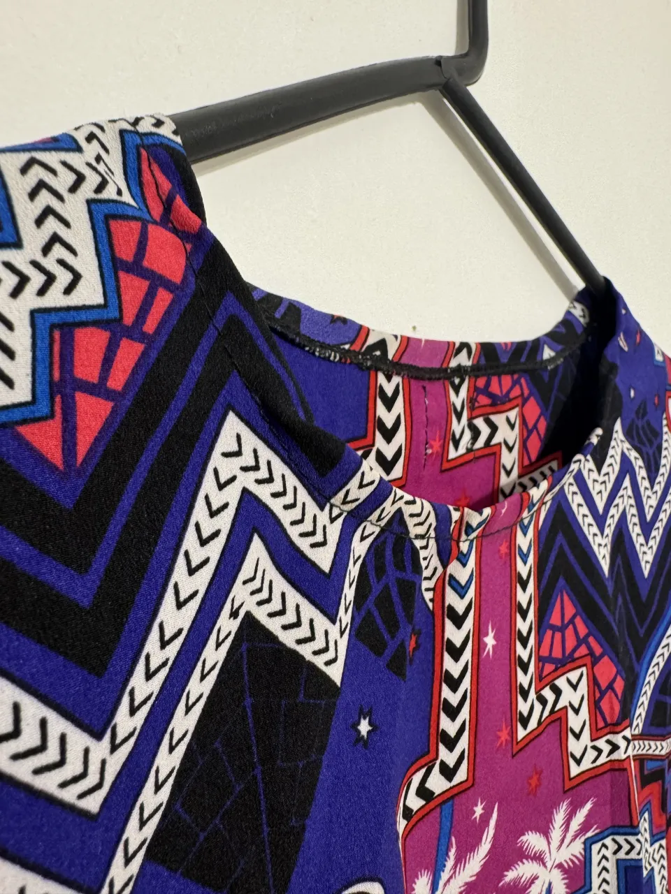 Remera Raza - Vista 2