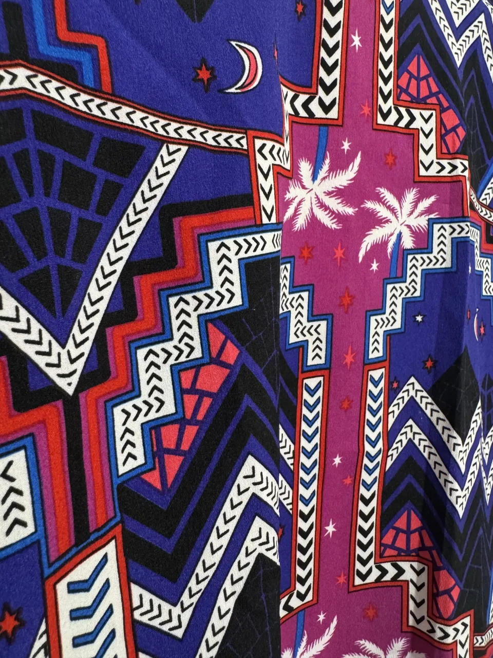 Remera Raza - Vista 3