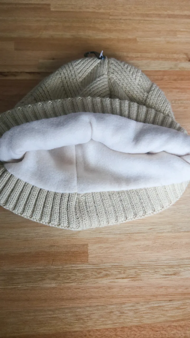 Gorra y gorro A ≠ - imagen 2