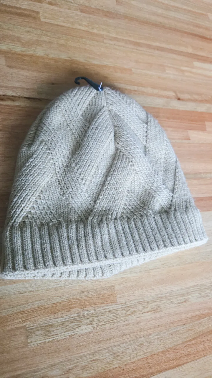 Gorra y gorro A ≠ - imagen 3