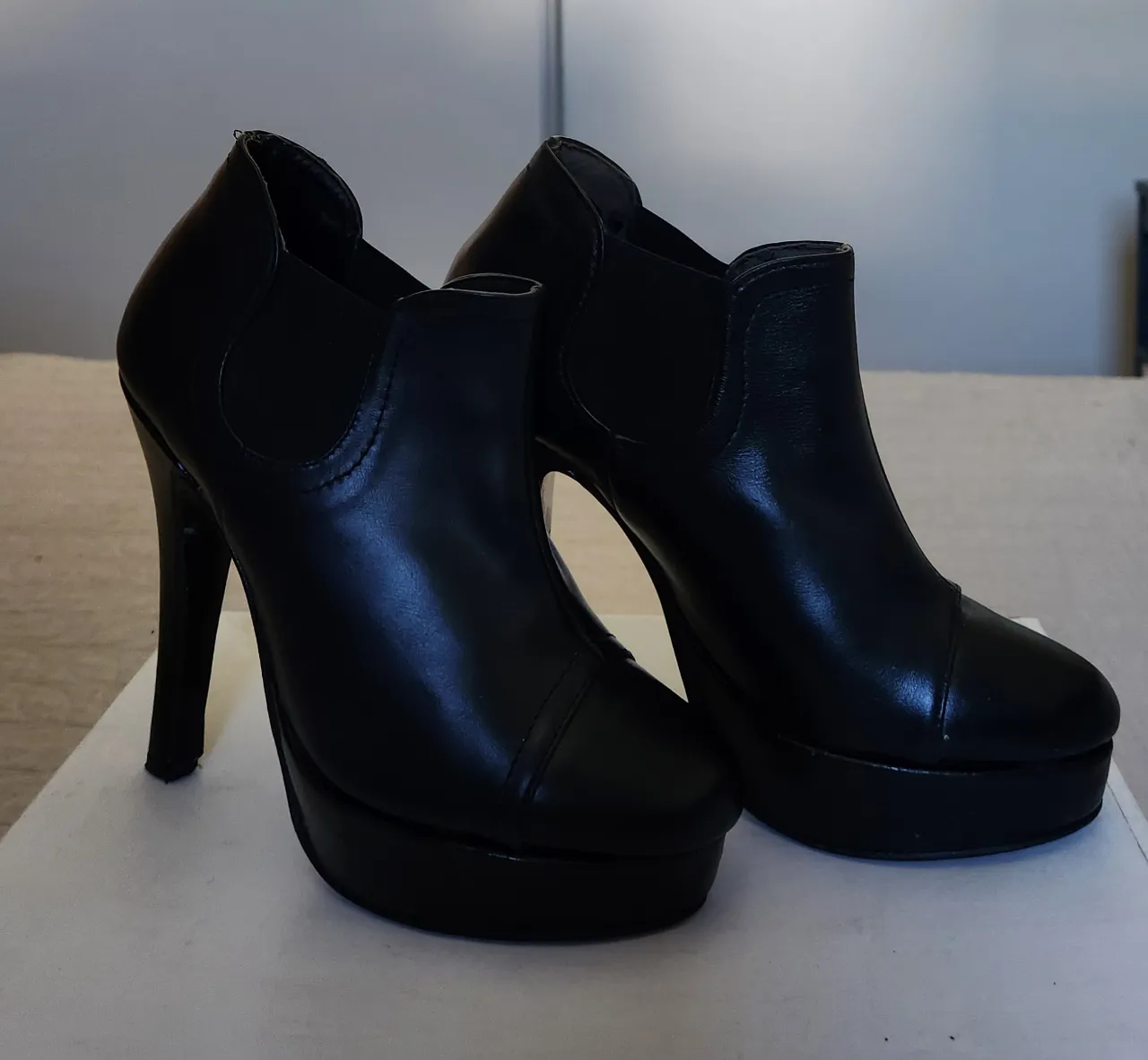 Borcegos Lola roca - Vista 2