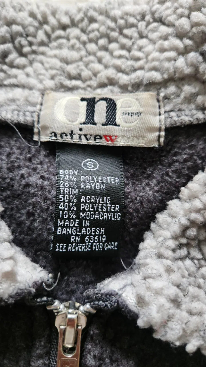 Campera Admit One - Vista 4