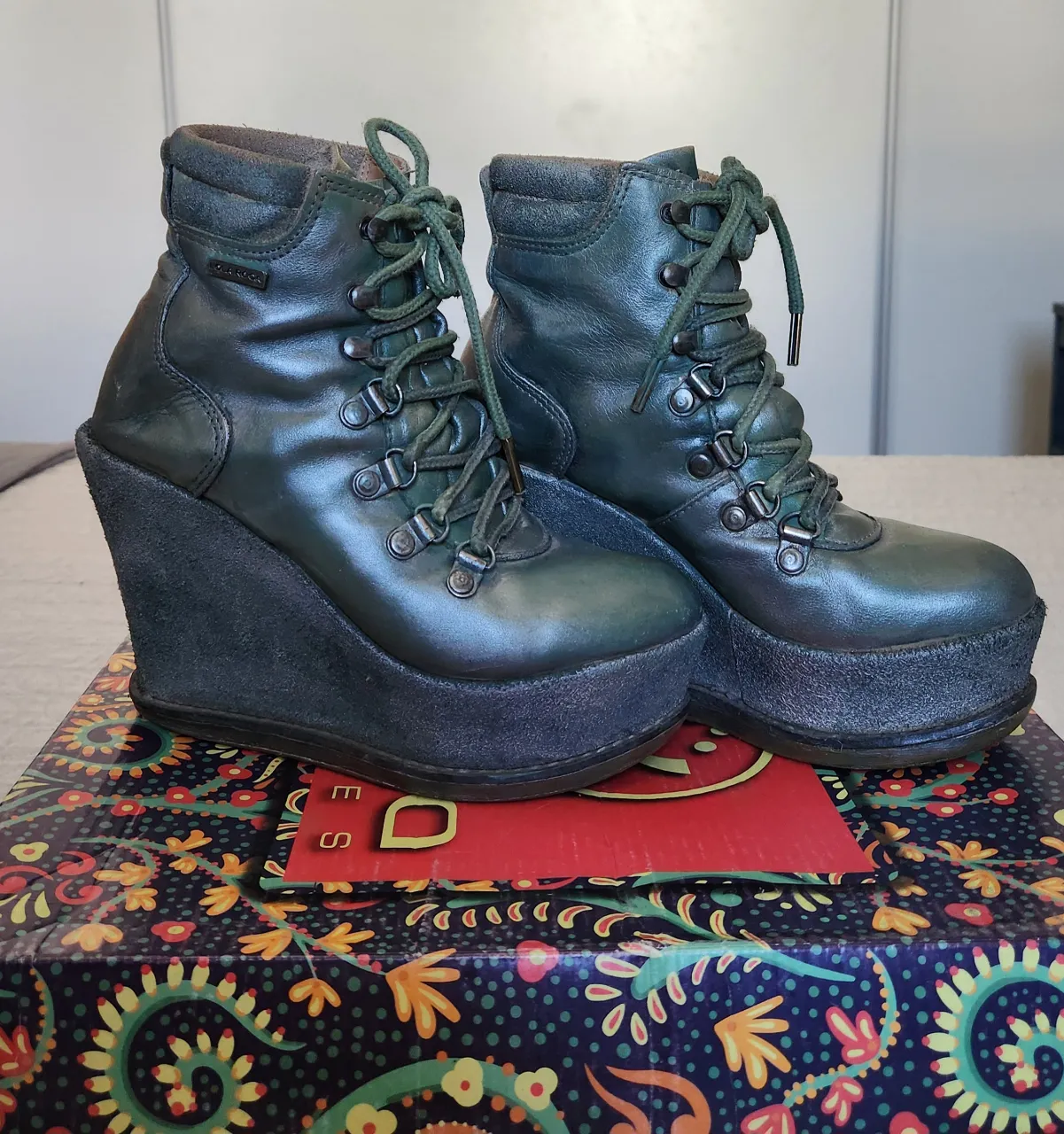 Borcegos Lola roca - Vista 3