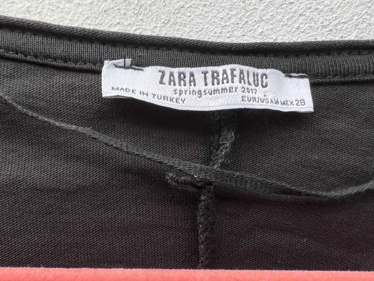 Remera Zara - Vista 3