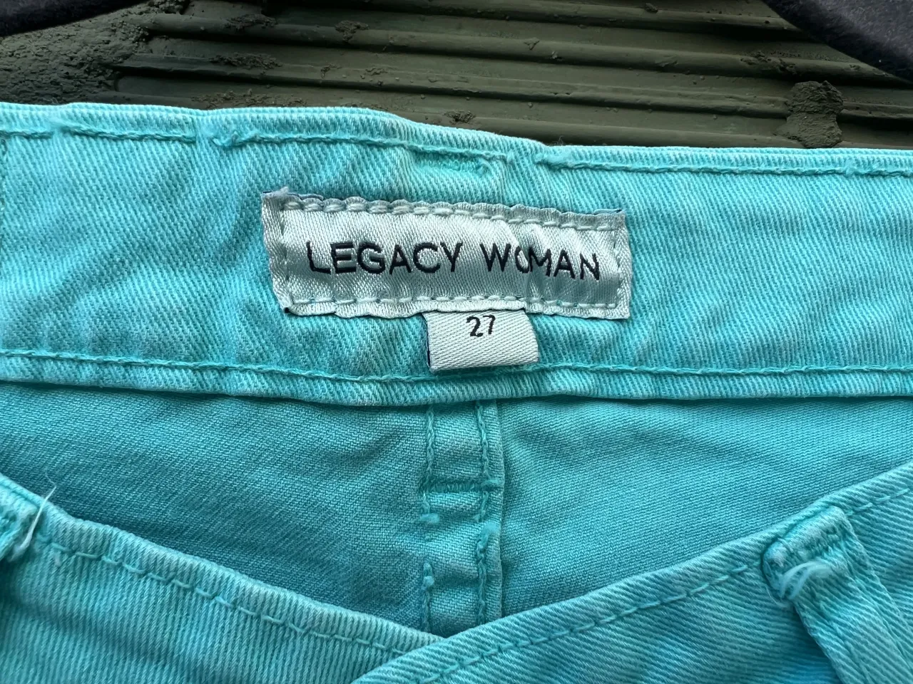 Jean Legacy woman - Vista 2