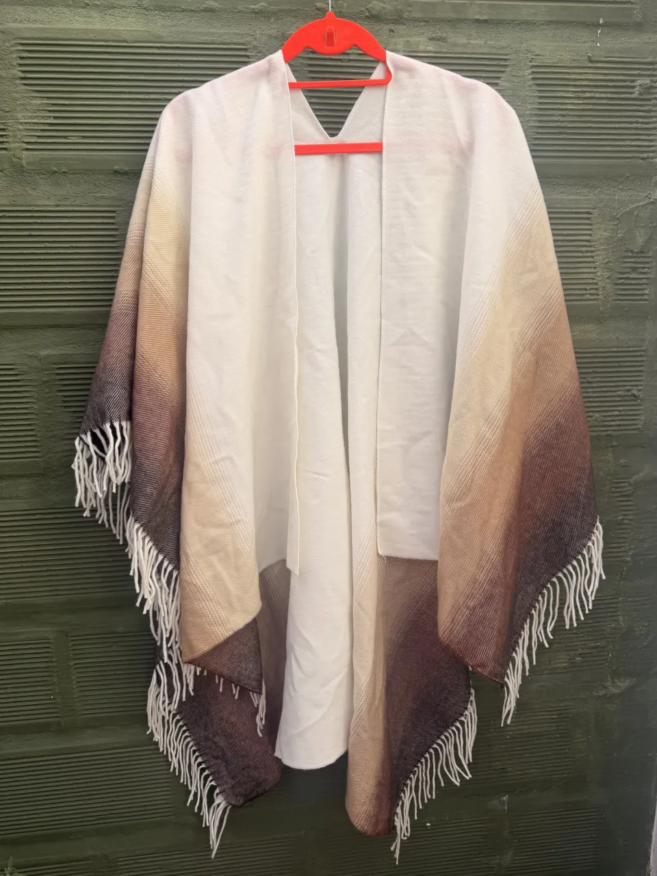 Poncho A ≠ - imagen 1