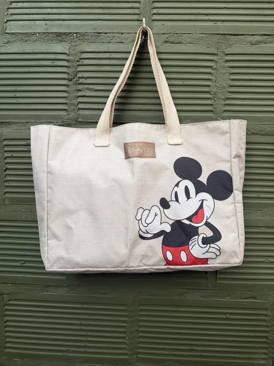Bolso tote de tela color crudo con estampa de Mickey Mouse de Disney 100.