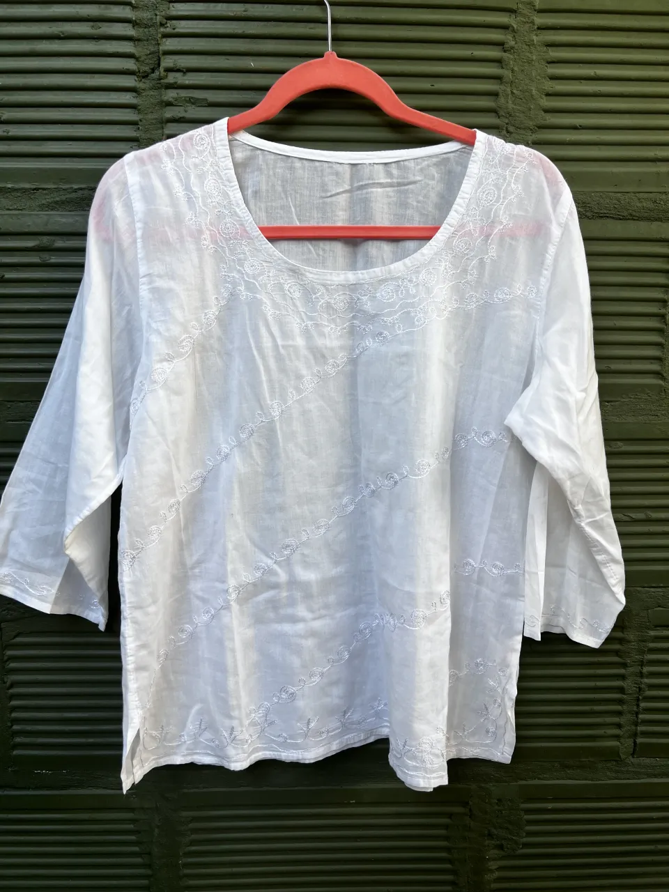 Remera A ≠ - imagen 1