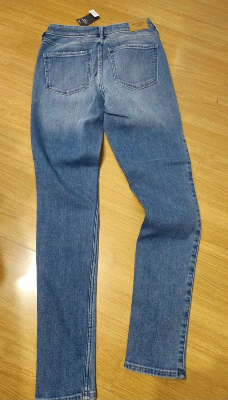 Jean Abercrombie & Fitch - Vista 5