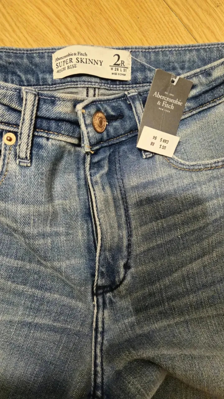 Jean Abercrombie & Fitch - Vista 3