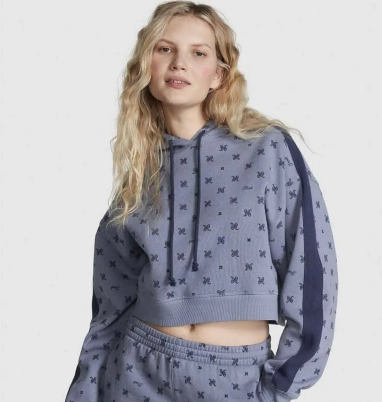 Buzo Victoria secret - imagen 1