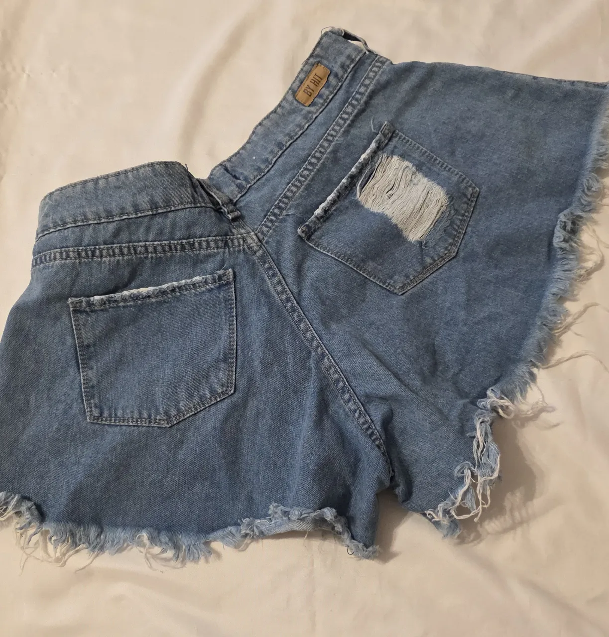 Short By hit - imagen 3