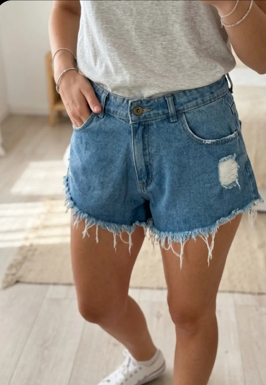 Short By hit - imagen 1