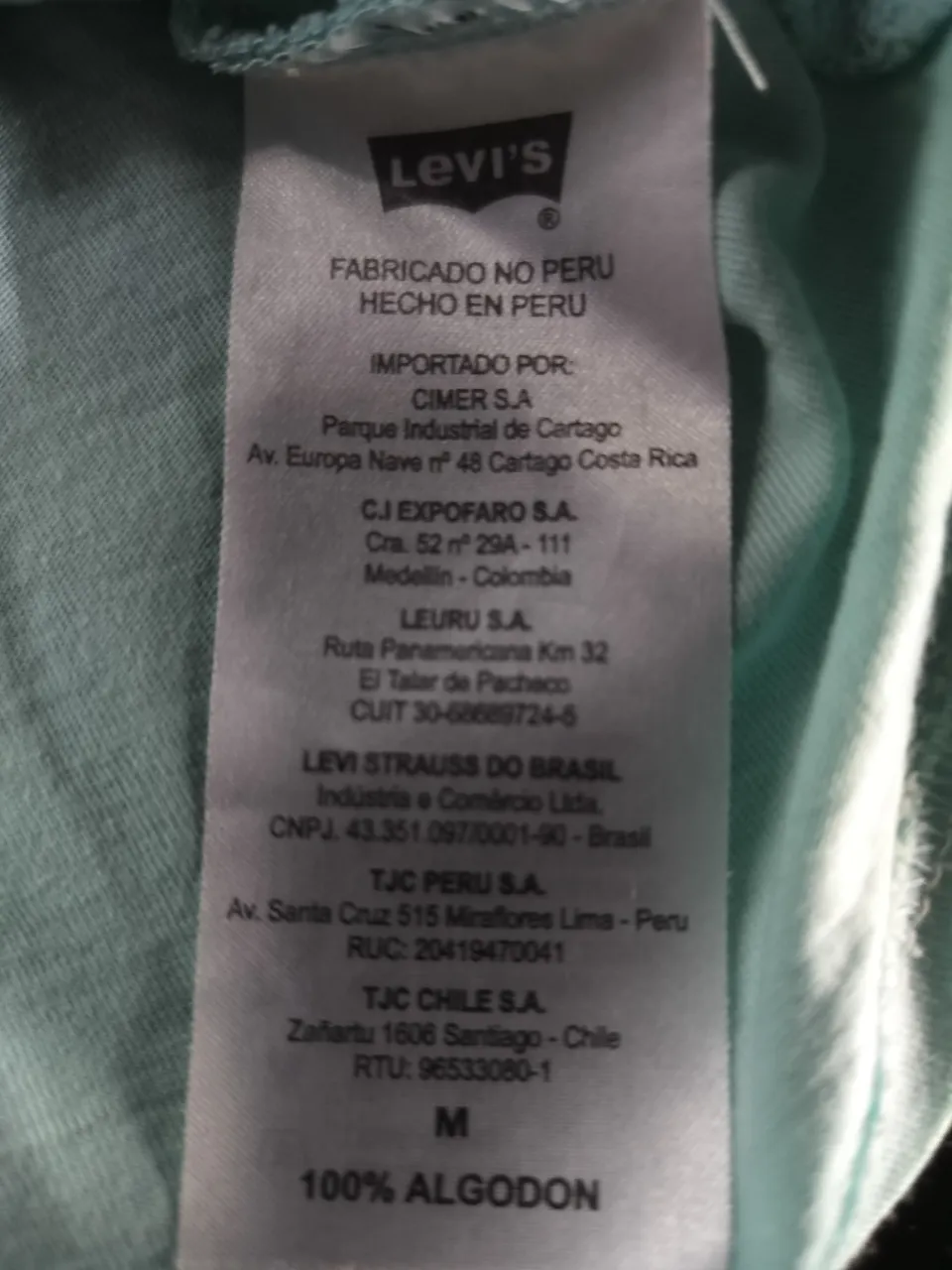 Remera Levi's - Vista 3