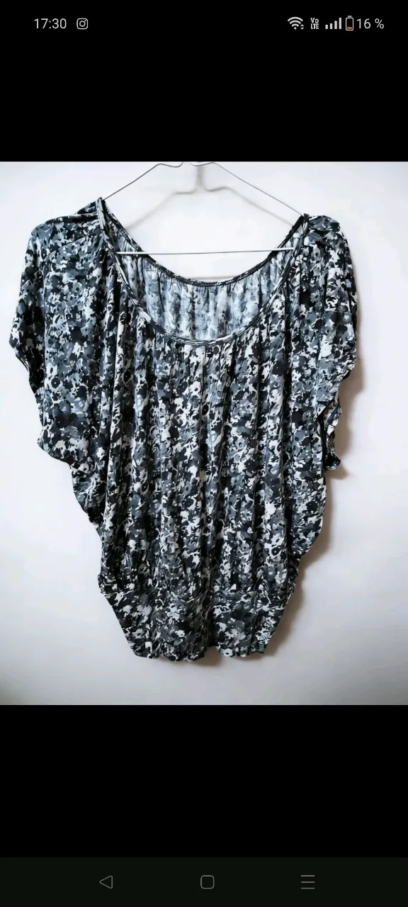 Remera A ≠ miniatura 2