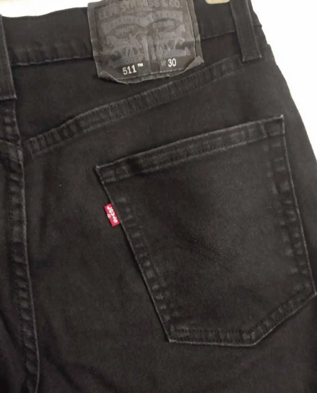 Bermuda Levi's miniatura 4