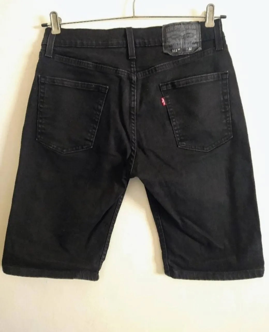 Bermuda Levi's - Vista 3