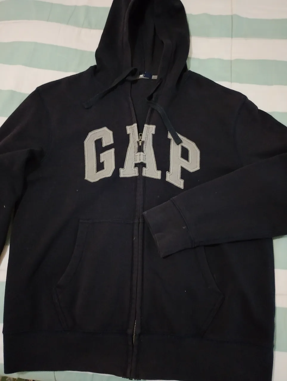 Buzo GAP - imagen 1