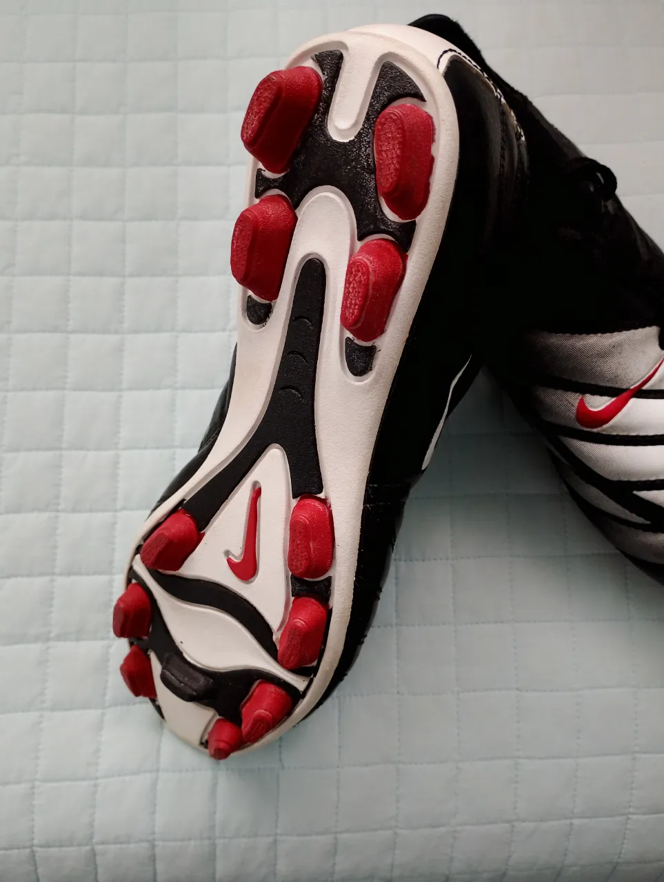 Botín de fútbol Nike - imagen 3