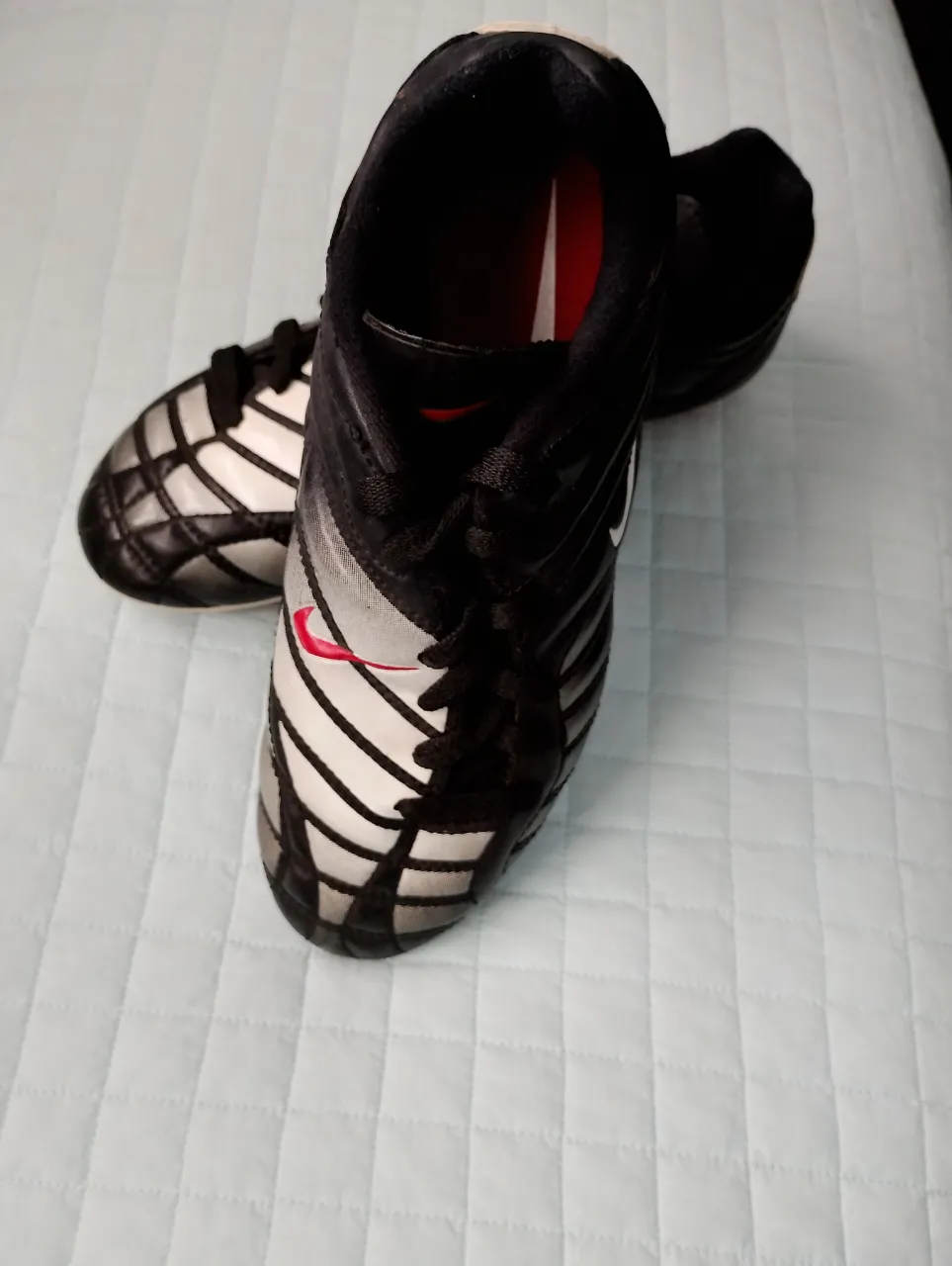 Botín de fútbol Nike - imagen 2