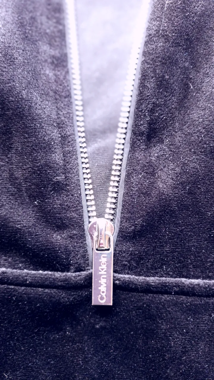 Buzo Calvin Klein - imagen 2