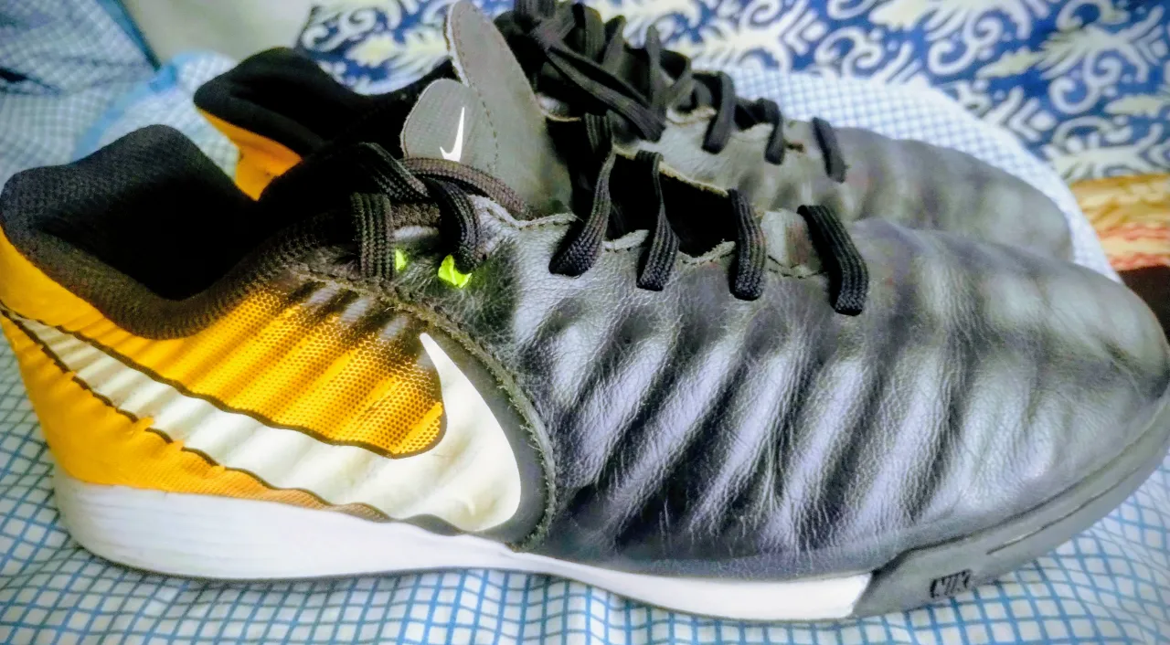 Botín de fútbol Nike