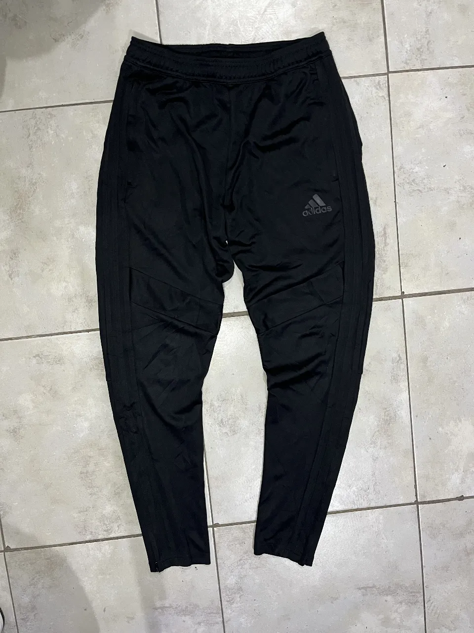 Pantalón adidas