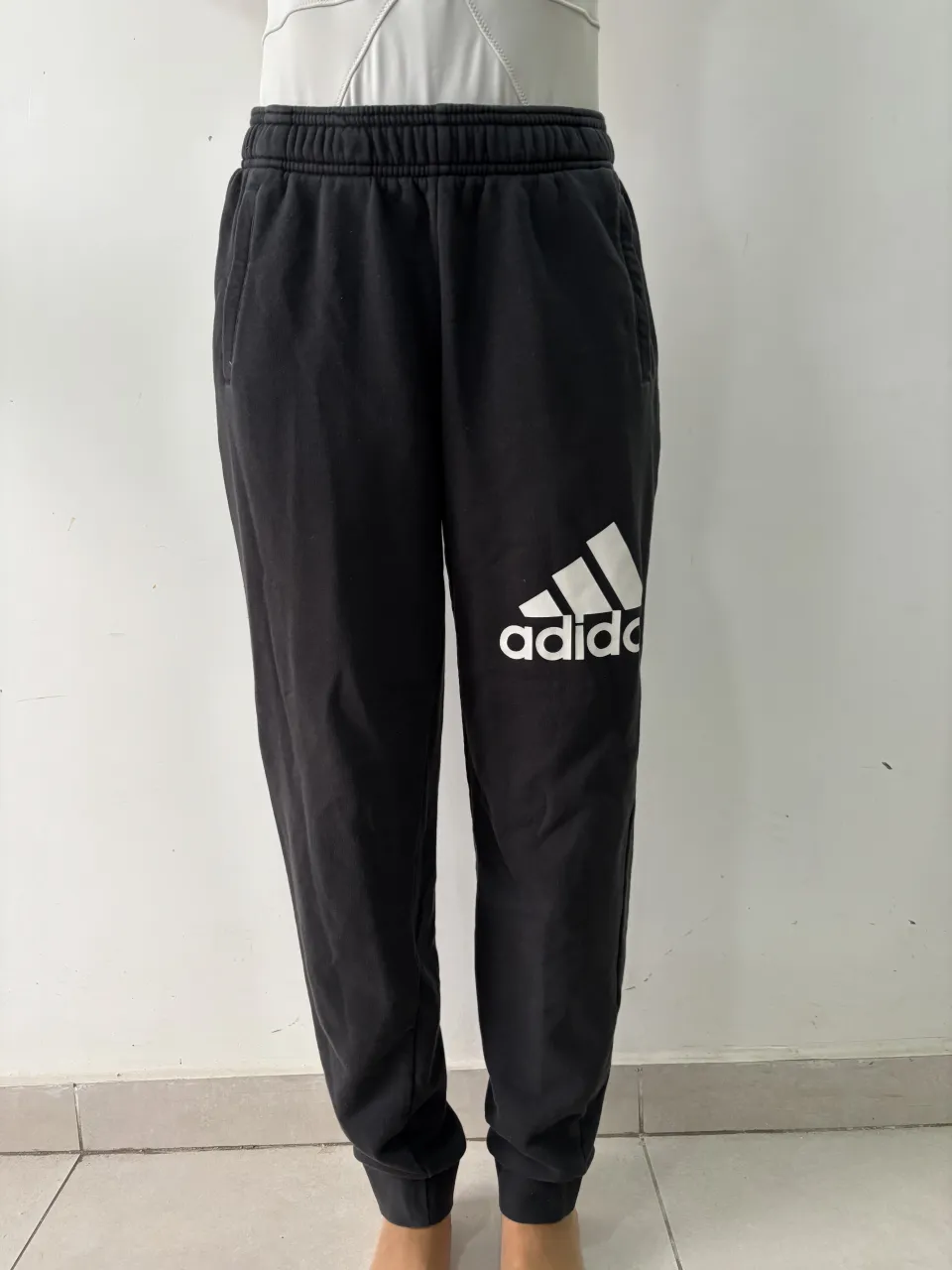 Pantalón adidas - imagen 1