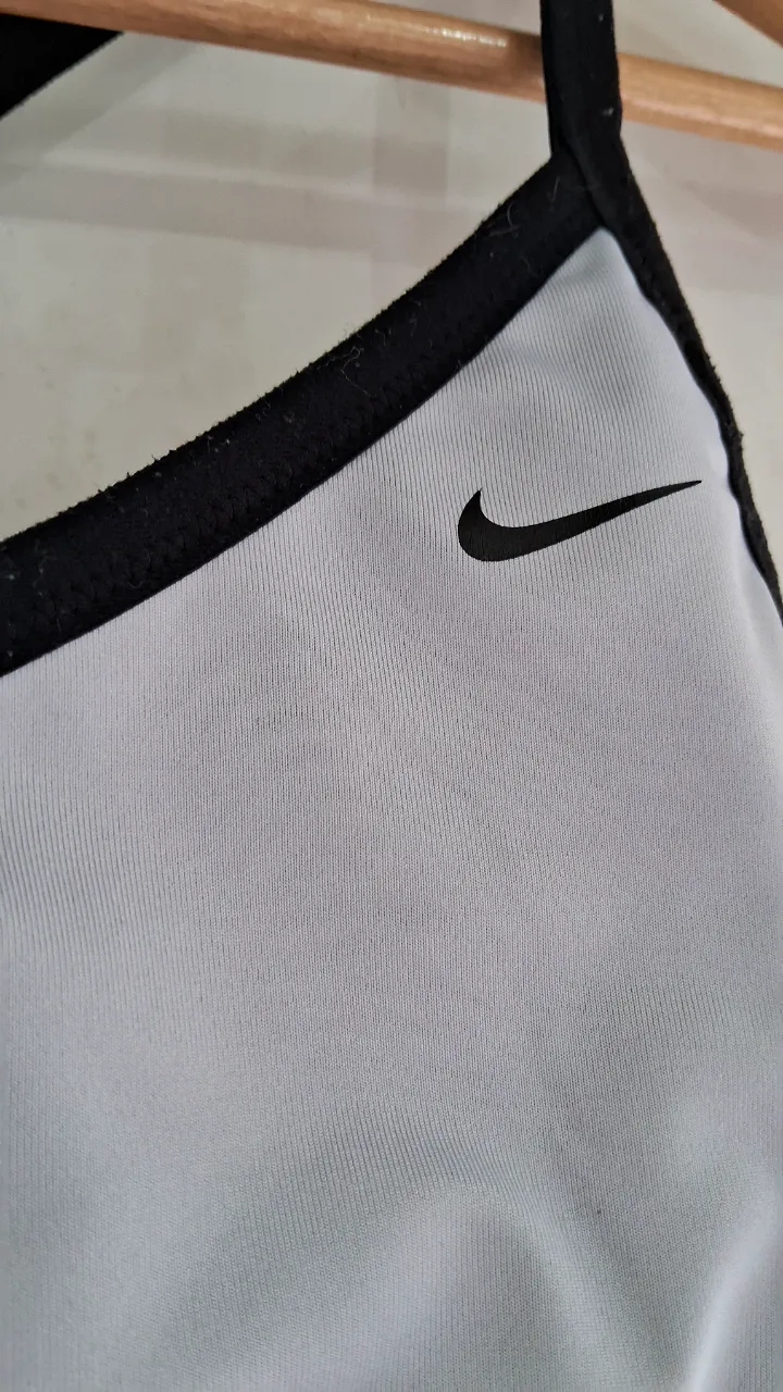 Top Nike - imagen 3