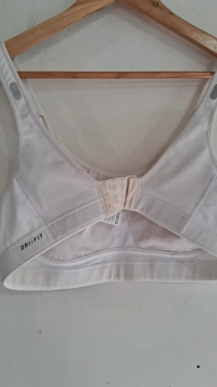 Corpiño deportivo Nike - imagen 4