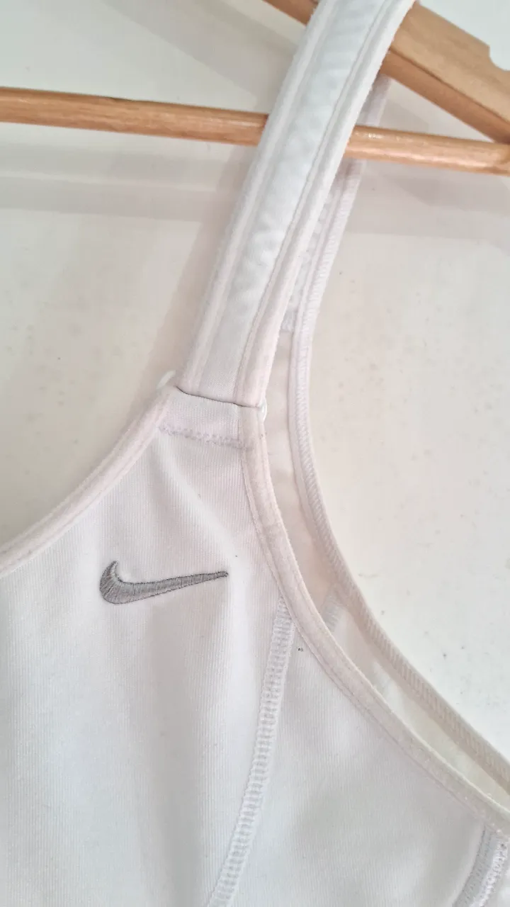 Corpiño deportivo Nike - imagen 2