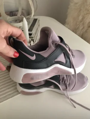 Nike · Talle US 9.5