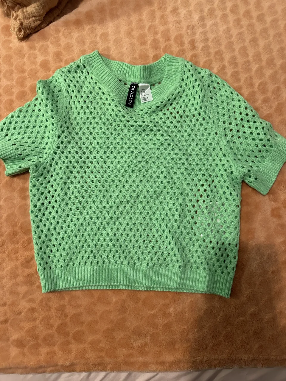 Remera Divided