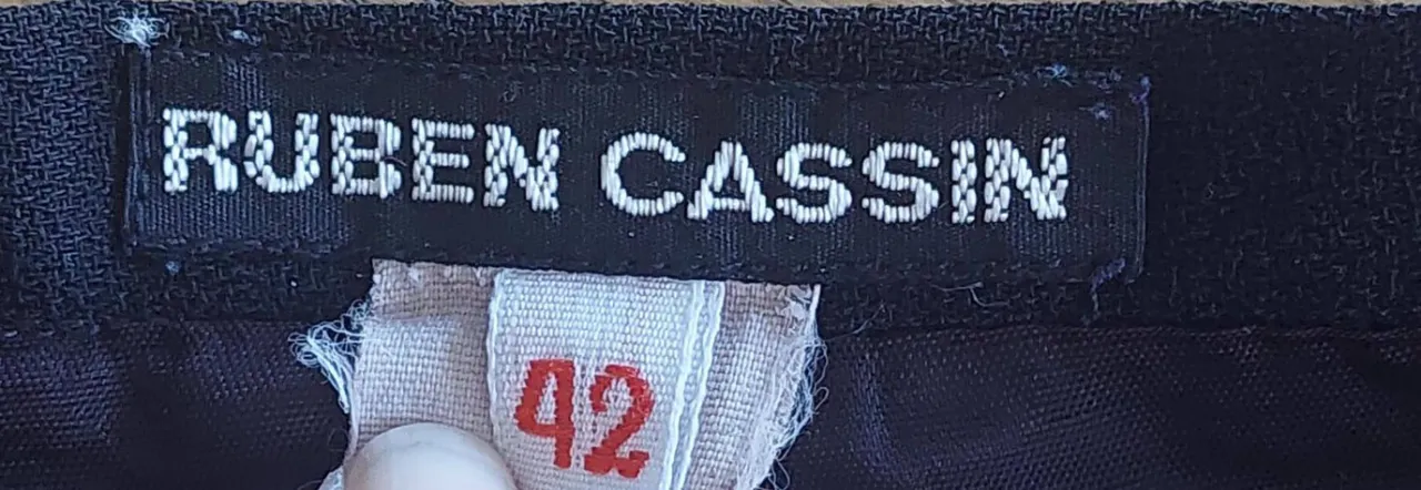 Pollera Ruben Cassin - imagen 3