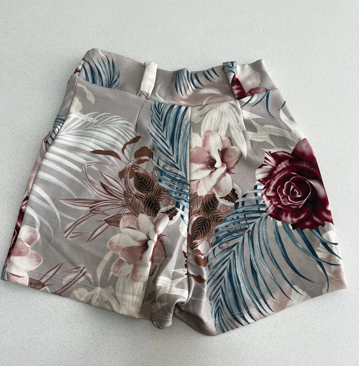 Short Local - imagen 4