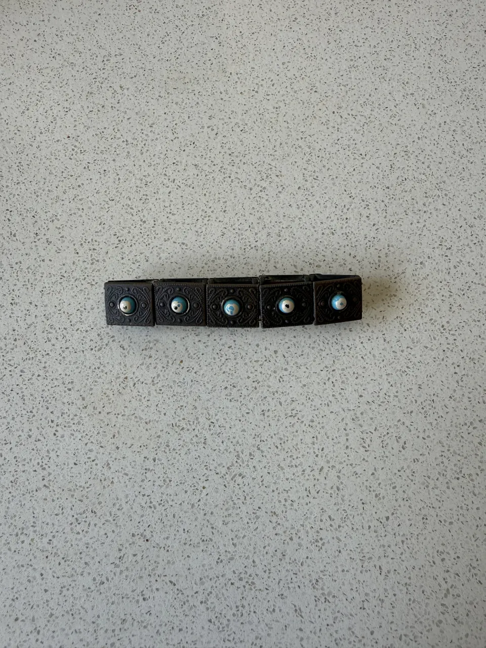 Pulsera A ≠ - Vista 3