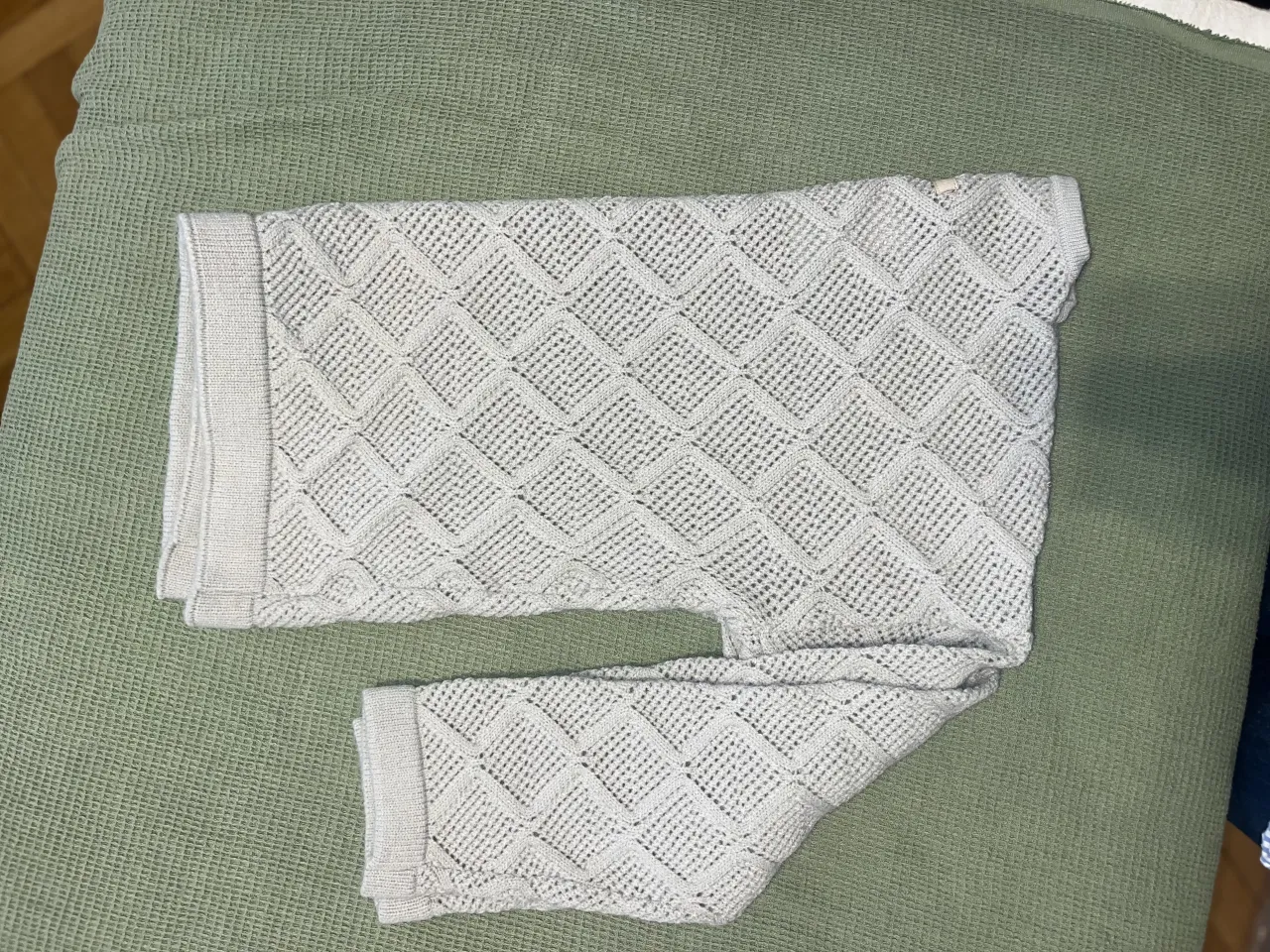 Sweater A ≠ - imagen 1
