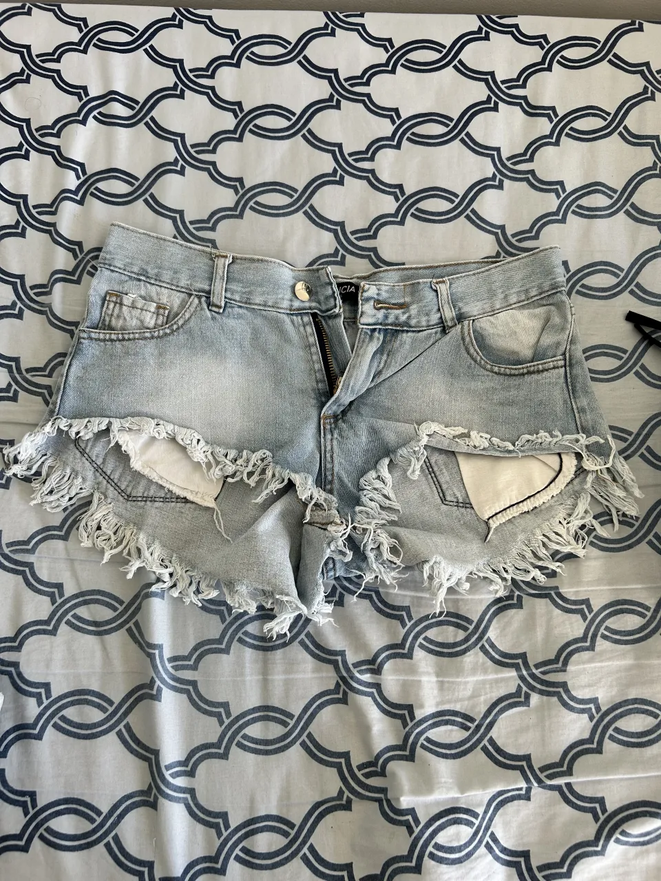 Short A ≠ - imagen 1