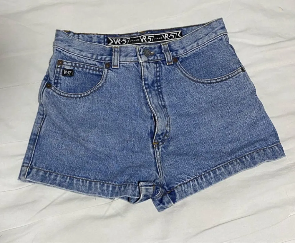 Short A ≠ - imagen 1