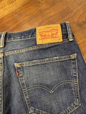 Levi's