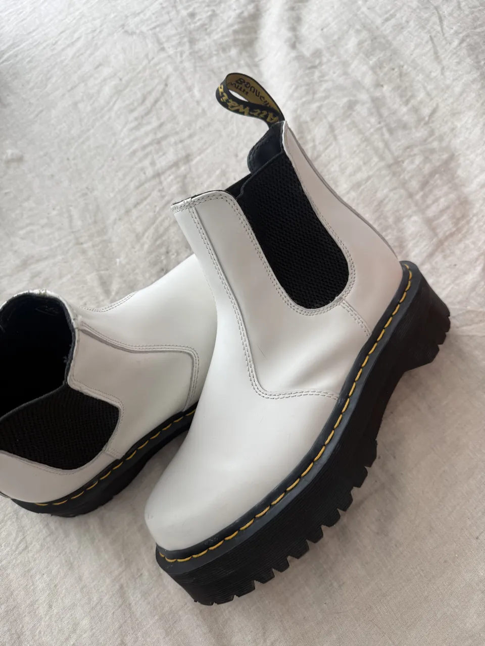 Borcegos Dr. Martens - Vista 3