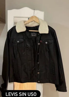 Levi's