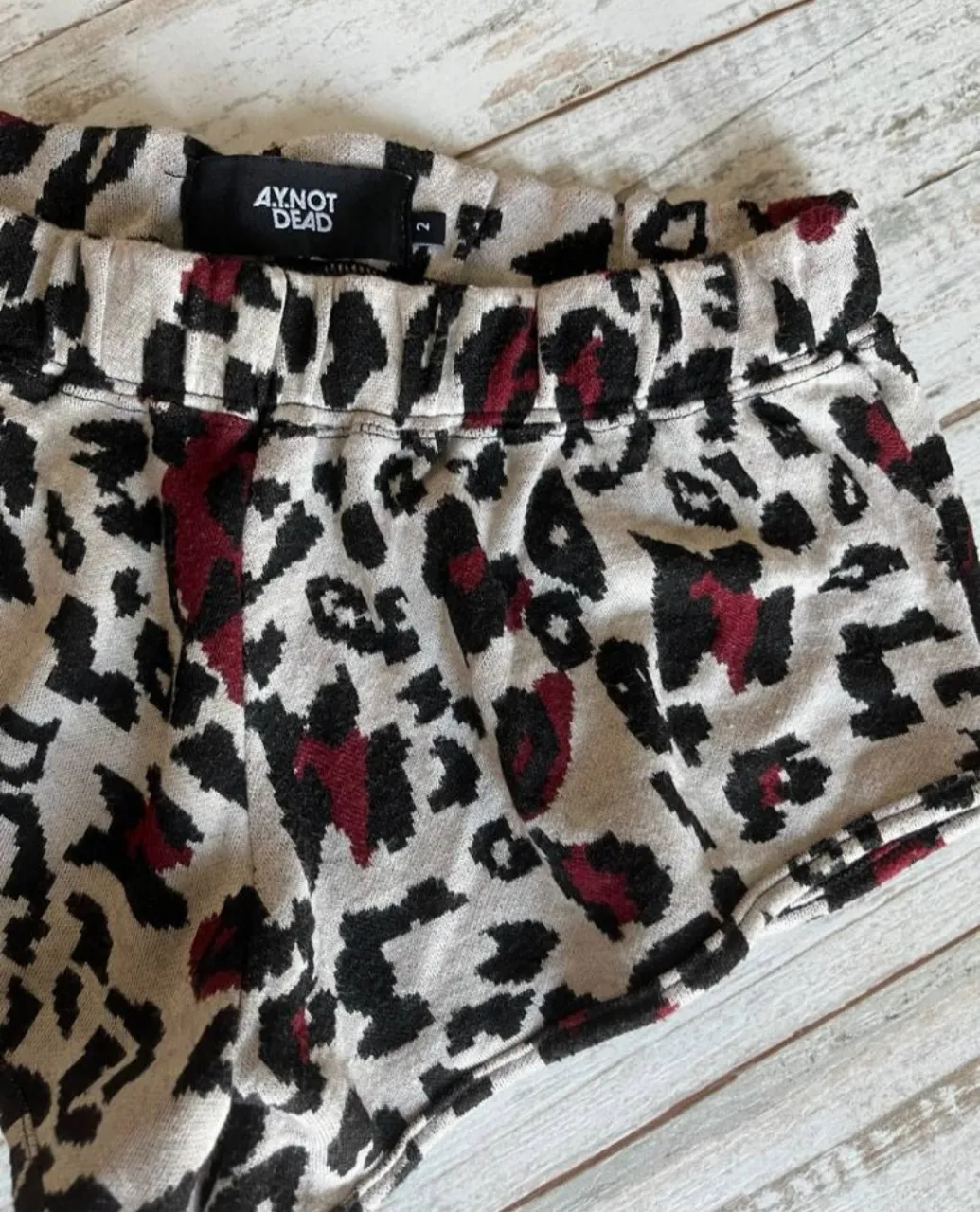 Short Ay Not Dead - imagen 2