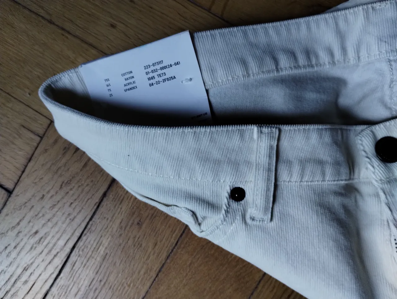Pantalón Uniqlo - imagen 4