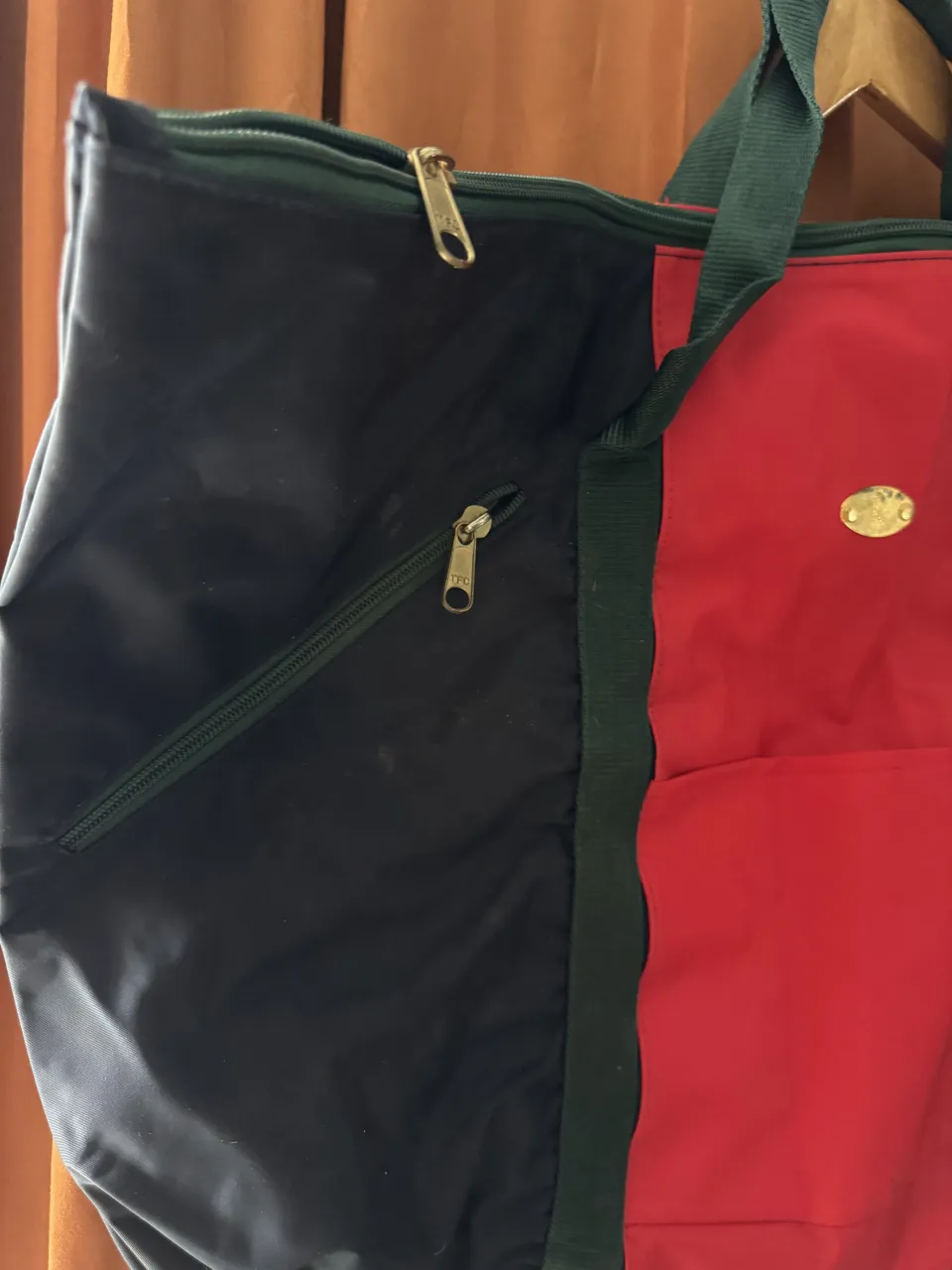 Bolso  A ≠ - Vista 2